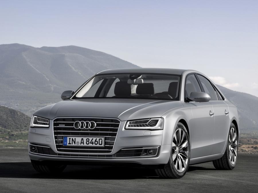 Audi A8 TFSI Quattro (D4) 2013 года  (WW) (фото 1 из 10)